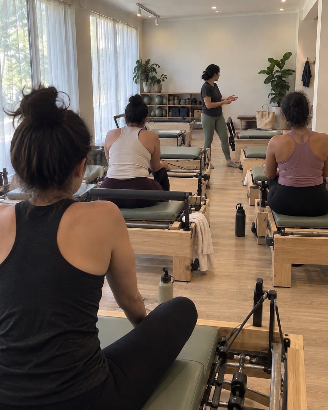 Clase de Pilates Reformer en Adara Studio